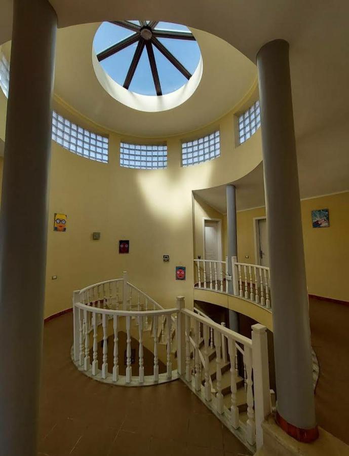 Hostel The Golden Rooster Tirana Exterior foto